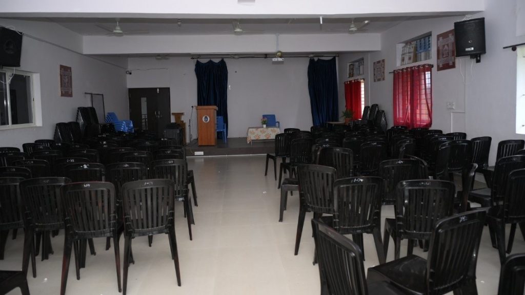 AUDITORIUM2